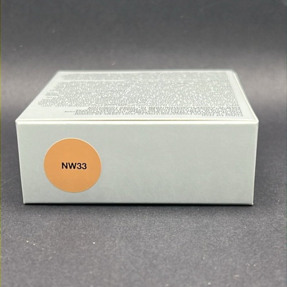 MAC Cosmetics Cream-to-Powder Foundation NW33 - Picture 4 of 8